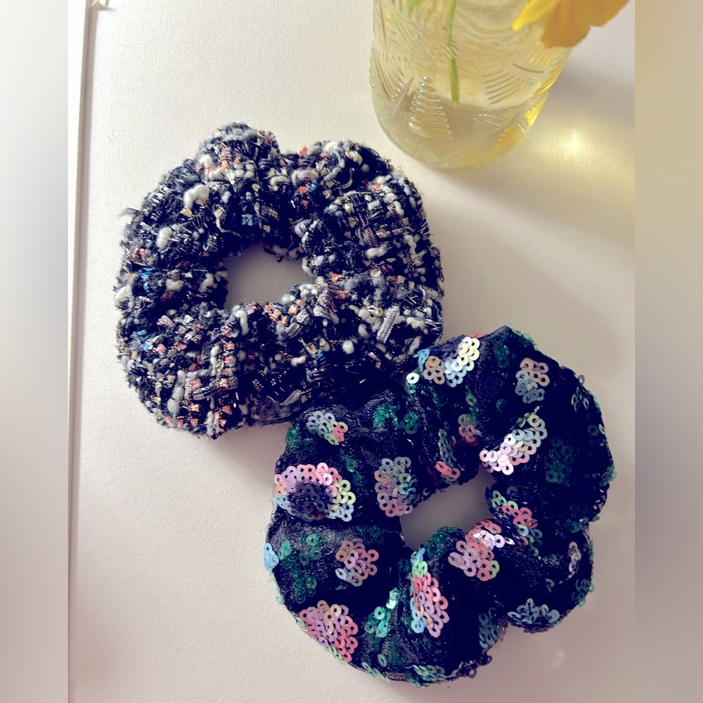 2 NWOT Anthropologie Hair Elastics Black, rose, blue,black,bronze, silver.